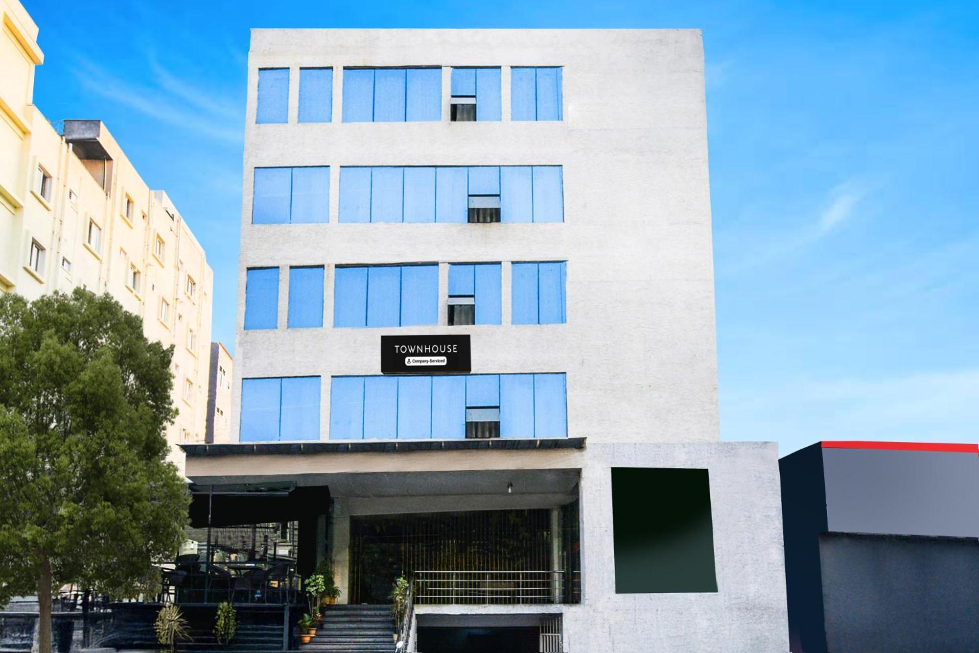 Super Townhouse Madhapur 100 Feet Road Formerly Jkc Grand حيدر أباد المظهر الخارجي الصورة