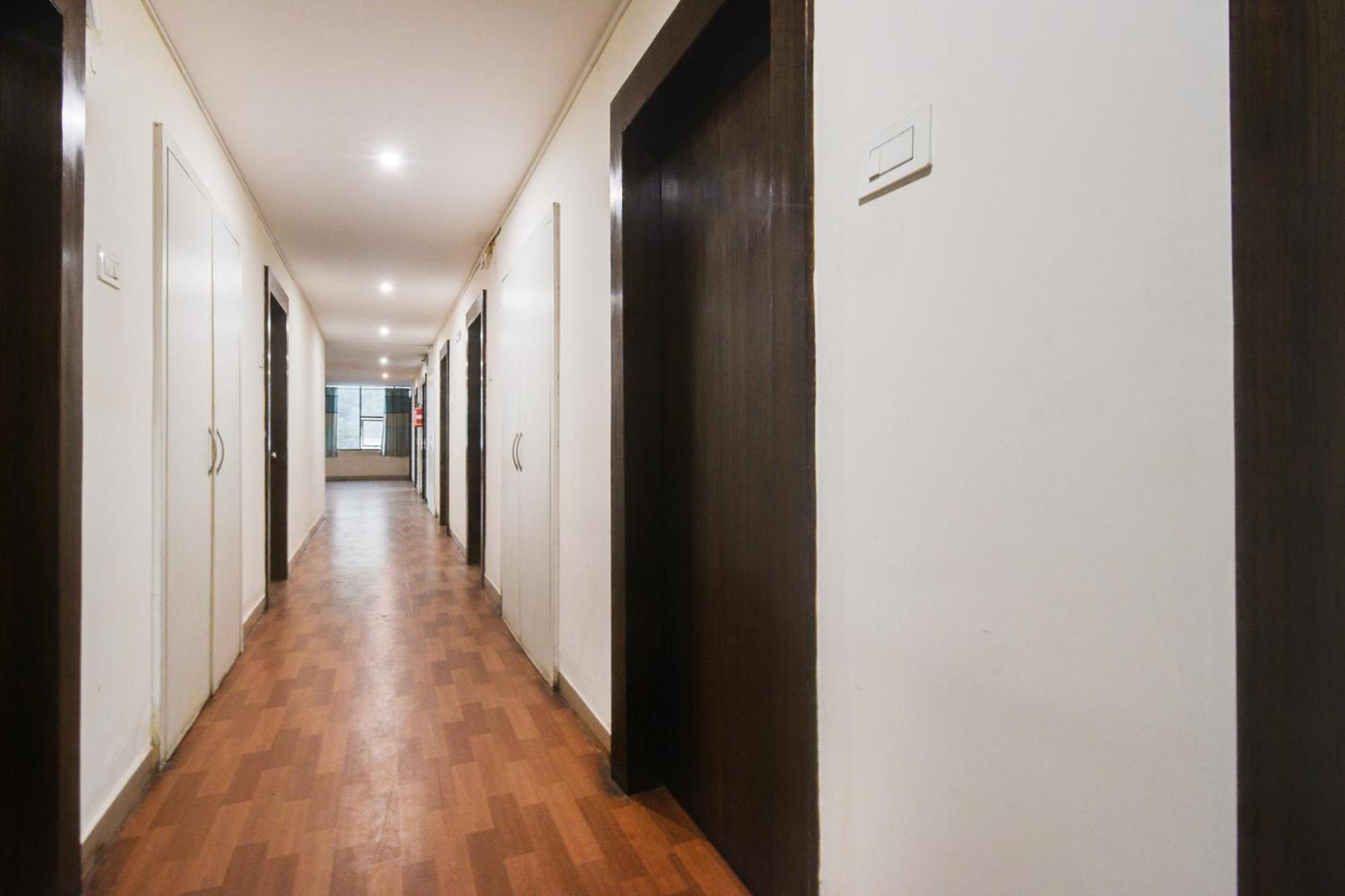 Super Townhouse Madhapur 100 Feet Road Formerly Jkc Grand حيدر أباد المظهر الخارجي الصورة