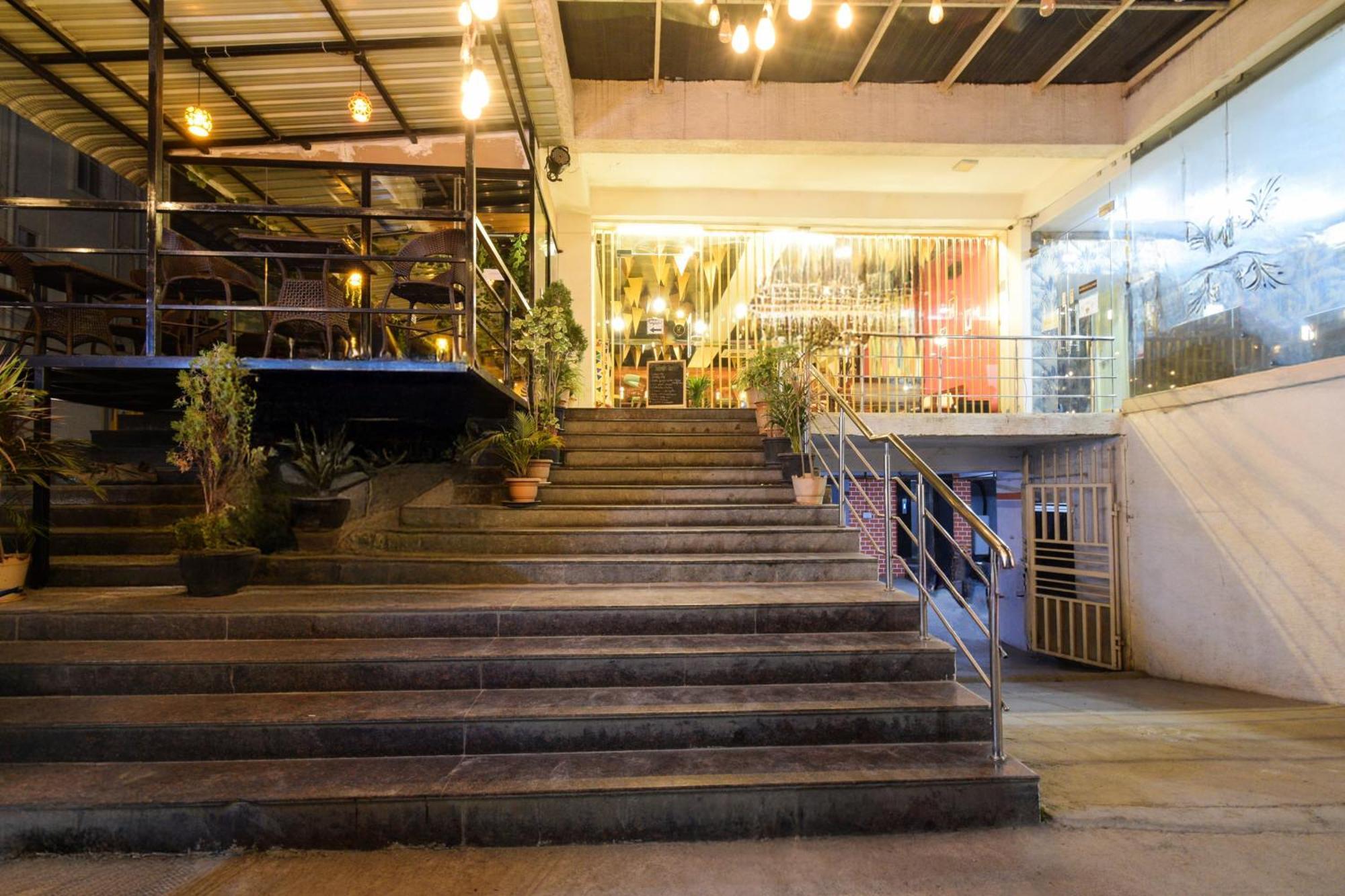 Super Townhouse Madhapur 100 Feet Road Formerly Jkc Grand حيدر أباد المظهر الخارجي الصورة